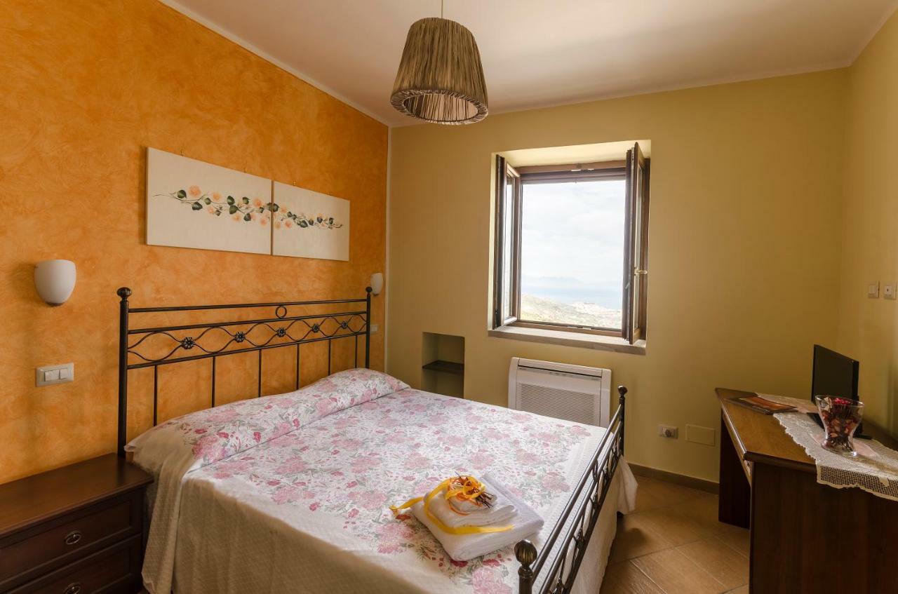 Bed and Breakfast Al Casale Dei Nonni Laureana Cilento Exterior foto
